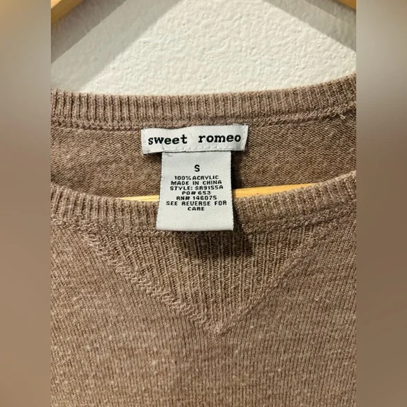 Sweet Romeo Solid Raglan Sweater - Picture 3 of 3